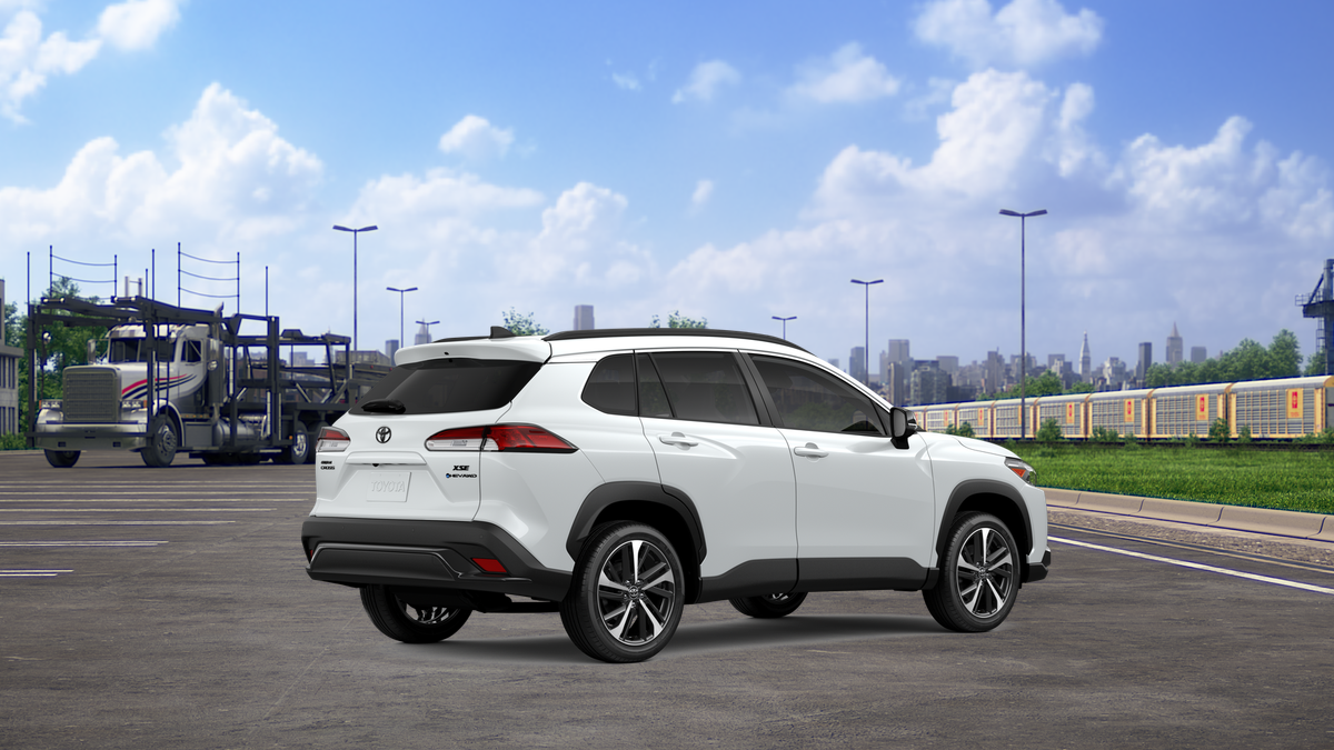 2025 Toyota Corolla Cross Hybrid XSE photo 7