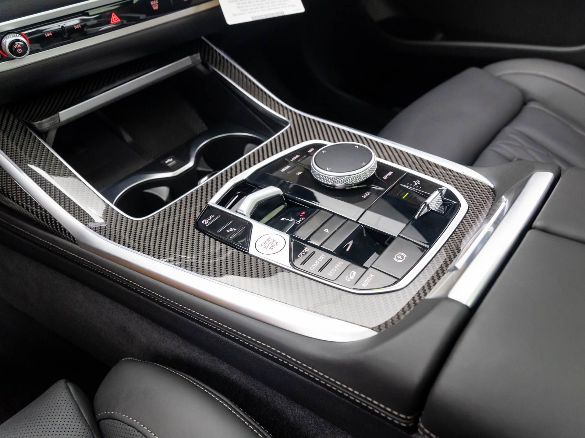New 2025 Alpine White BMW M60i image 8
