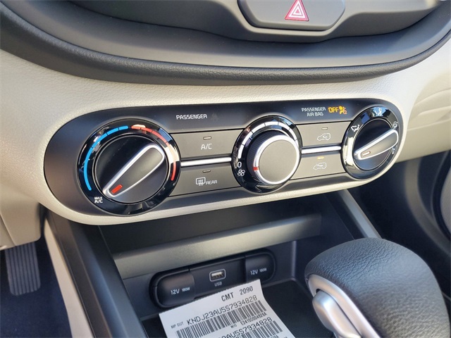 2025 Kia Soul LX photo 15