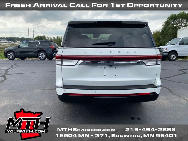 2022 Lincoln Navigator L Reserve Monochromatic photo 7