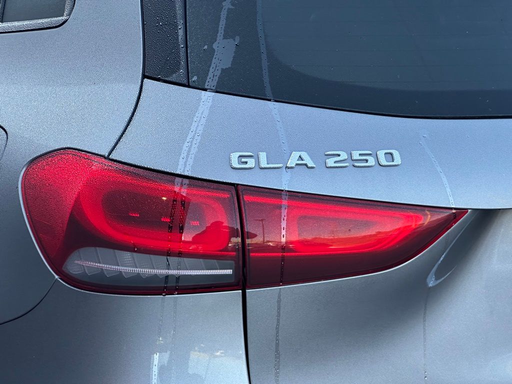 2023 Mercedes Benz GLA 250 4MATIC photo 14