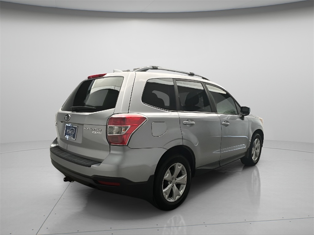 2016 Subaru Forester 2.5i Premium photo 6