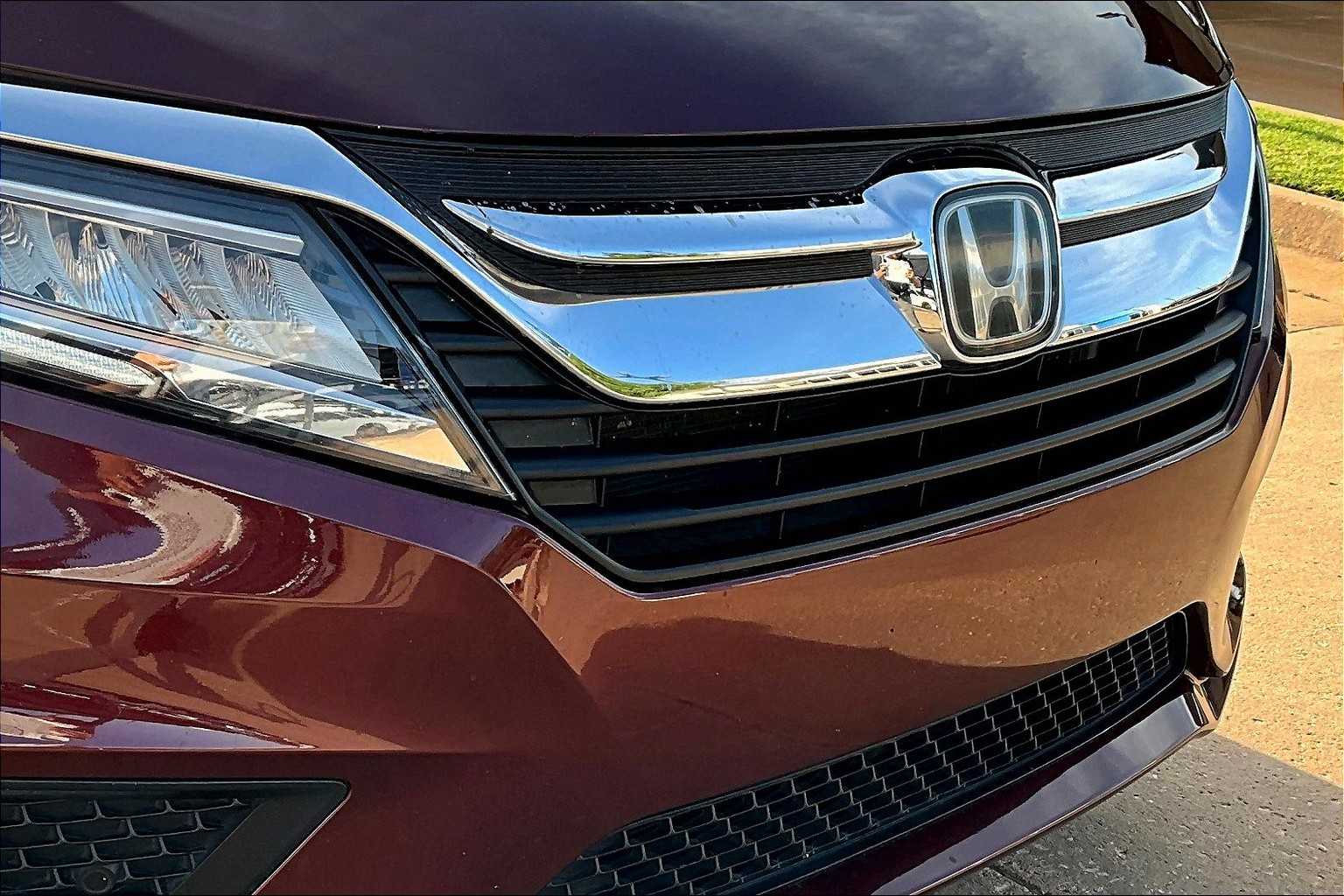 2019 Honda Odyssey Touring photo 28