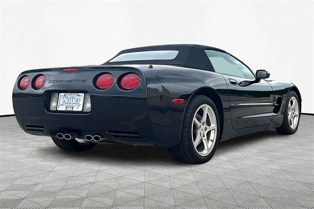 Used 2001 Chevrolet Corvette Base with VIN 1G1YY32GX15132428 for sale in Kansas City