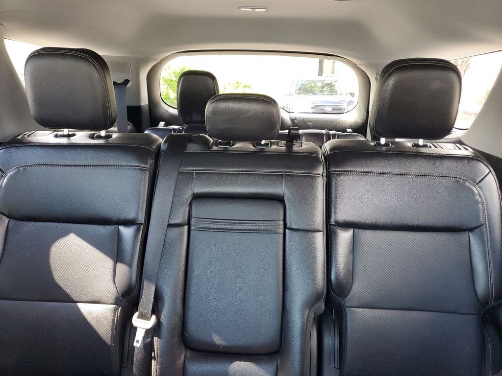 2023 Ford Explorer Limited photo 4