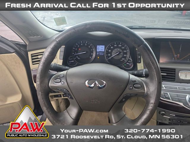 2015 Infiniti Q70L photo 10