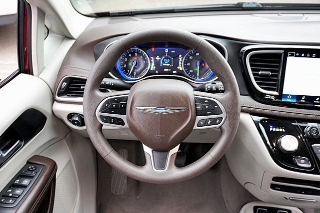 2021 Chrysler Pacifica Touring photo 21