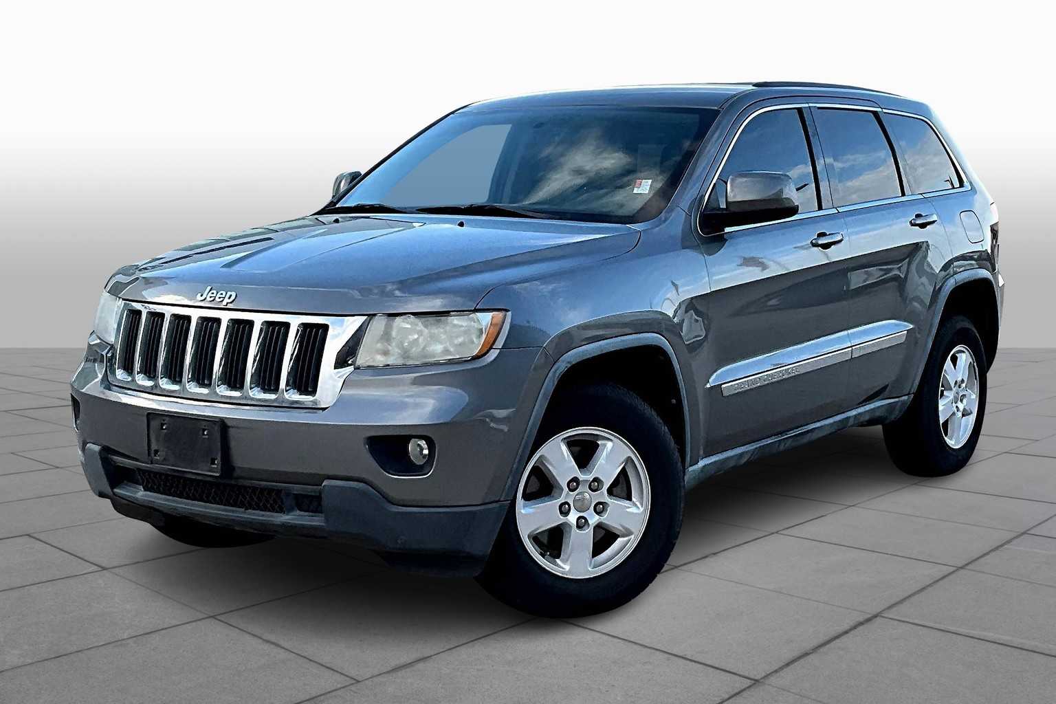 2012 Jeep Grand Cherokee Laredo photo 2