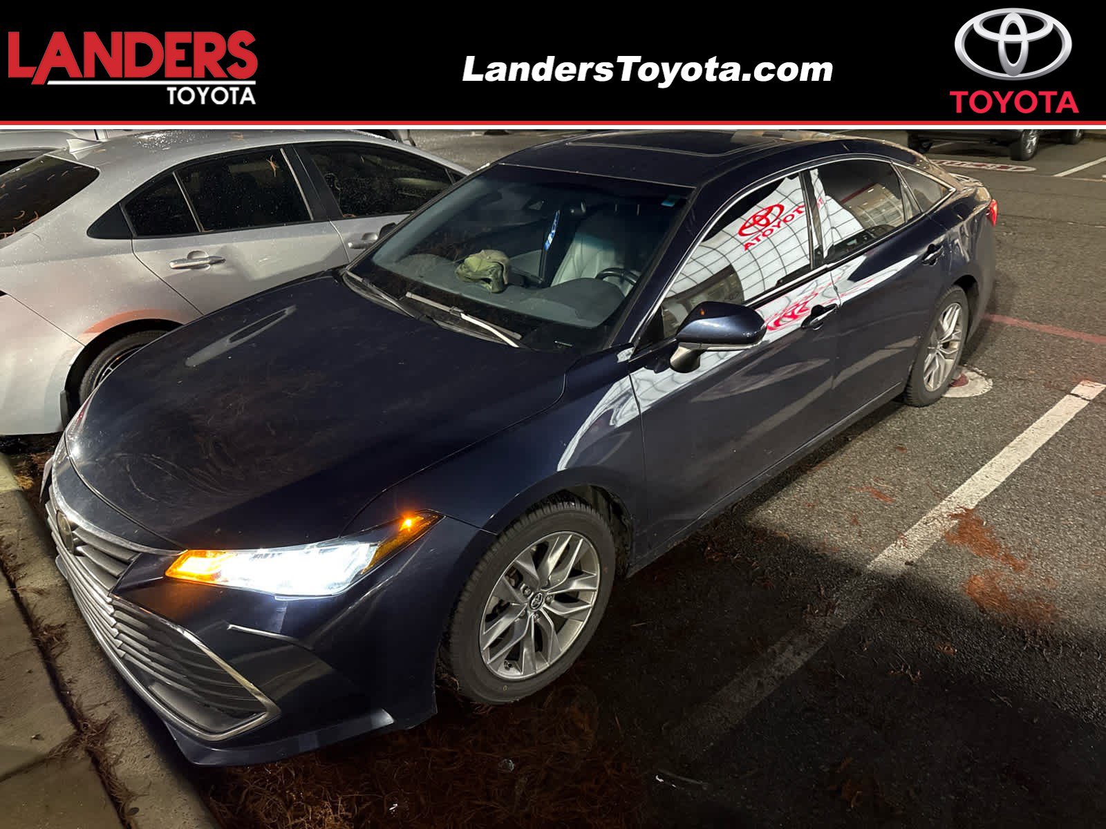 2019 Toyota Avalon XLE's photo