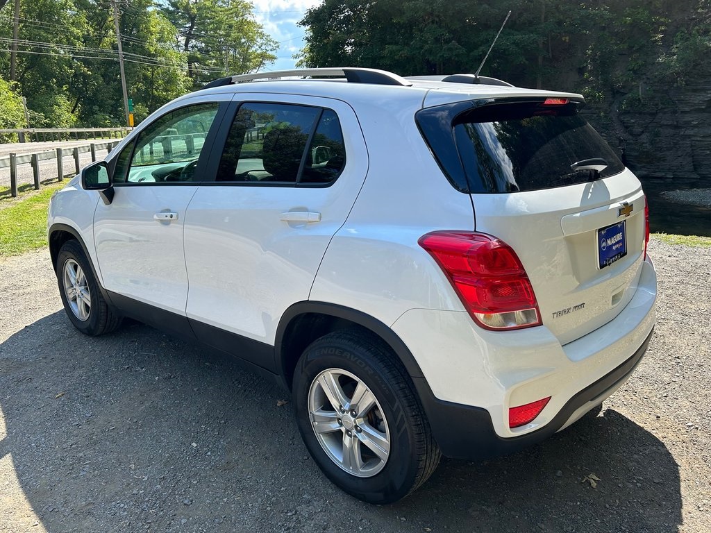 2022 Chevrolet Trax LT photo 3