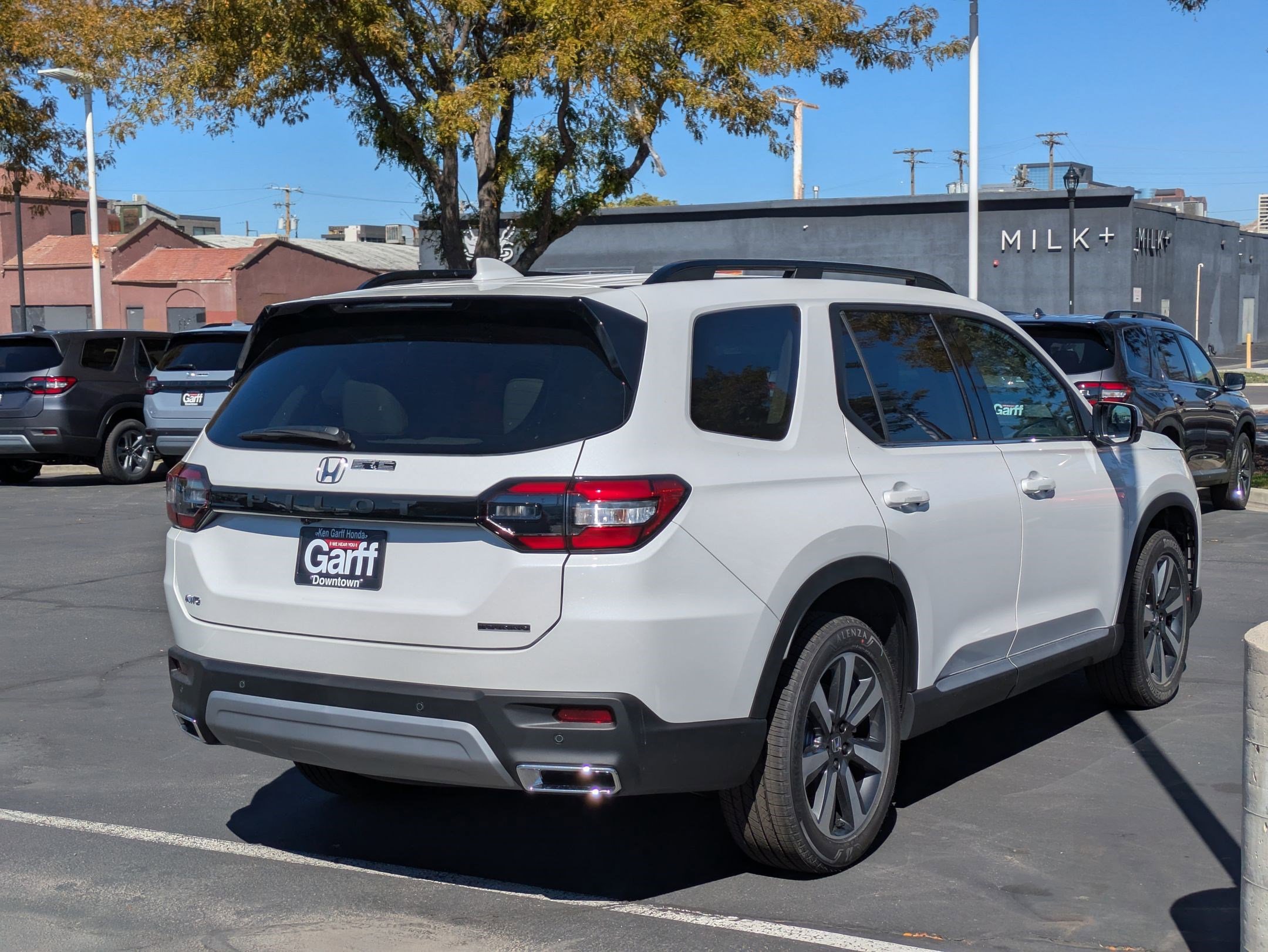 2025 Honda Pilot Touring photo 2