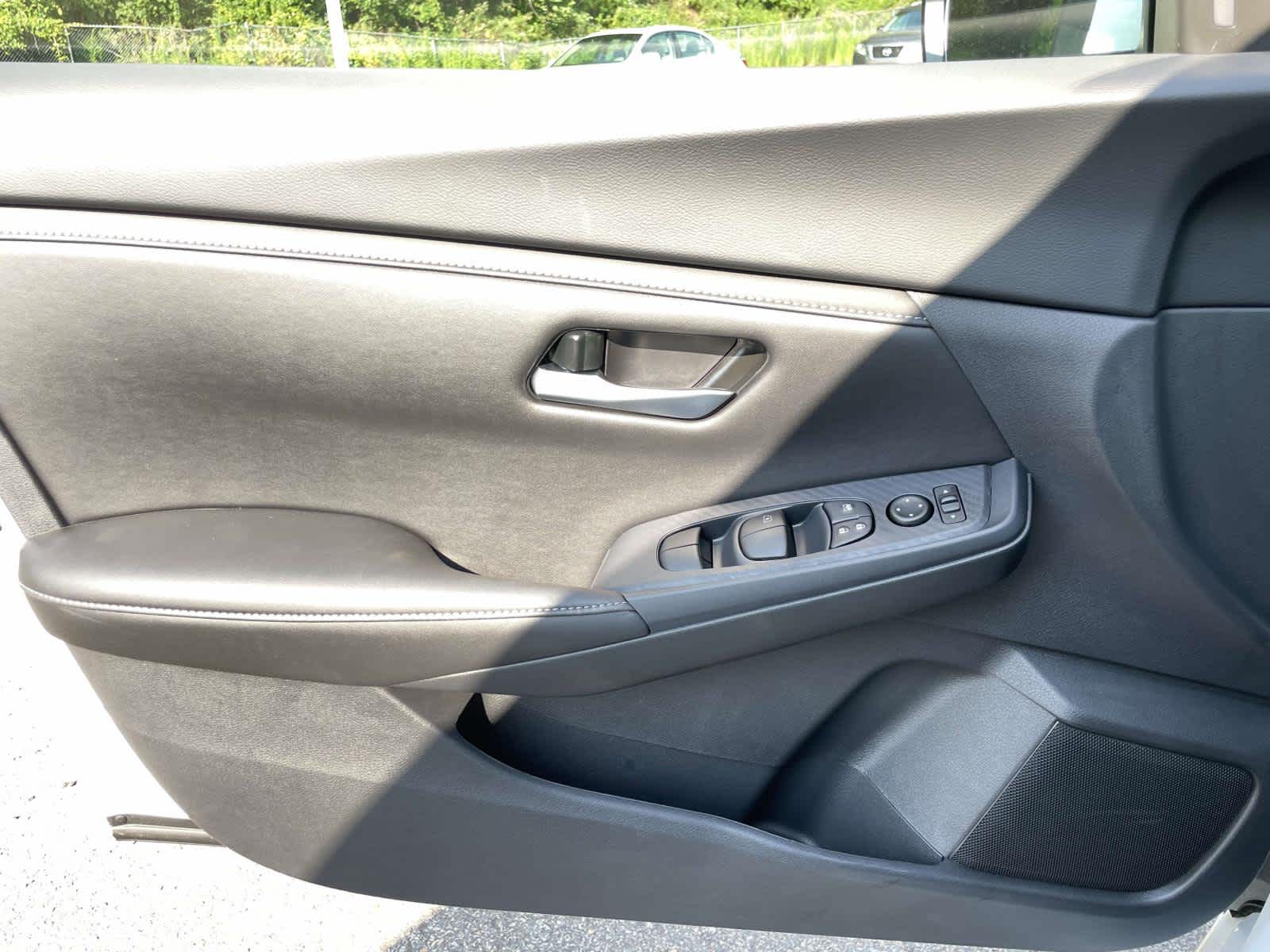 2025 Nissan Sentra SV photo 19