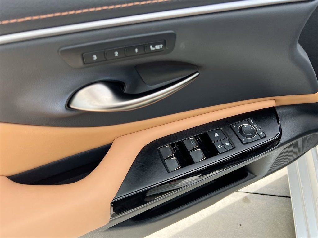 2024 Lexus ES 350 Premium photo 10