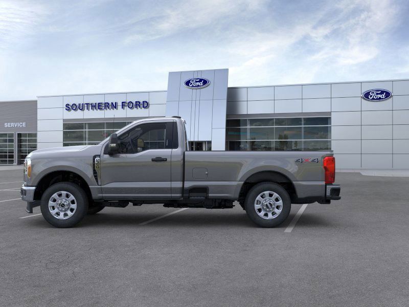 2025 Ford F-350 XLT photo 3