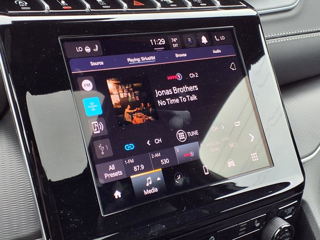 2025 Jeep Grand Cherokee Altitude photo 4