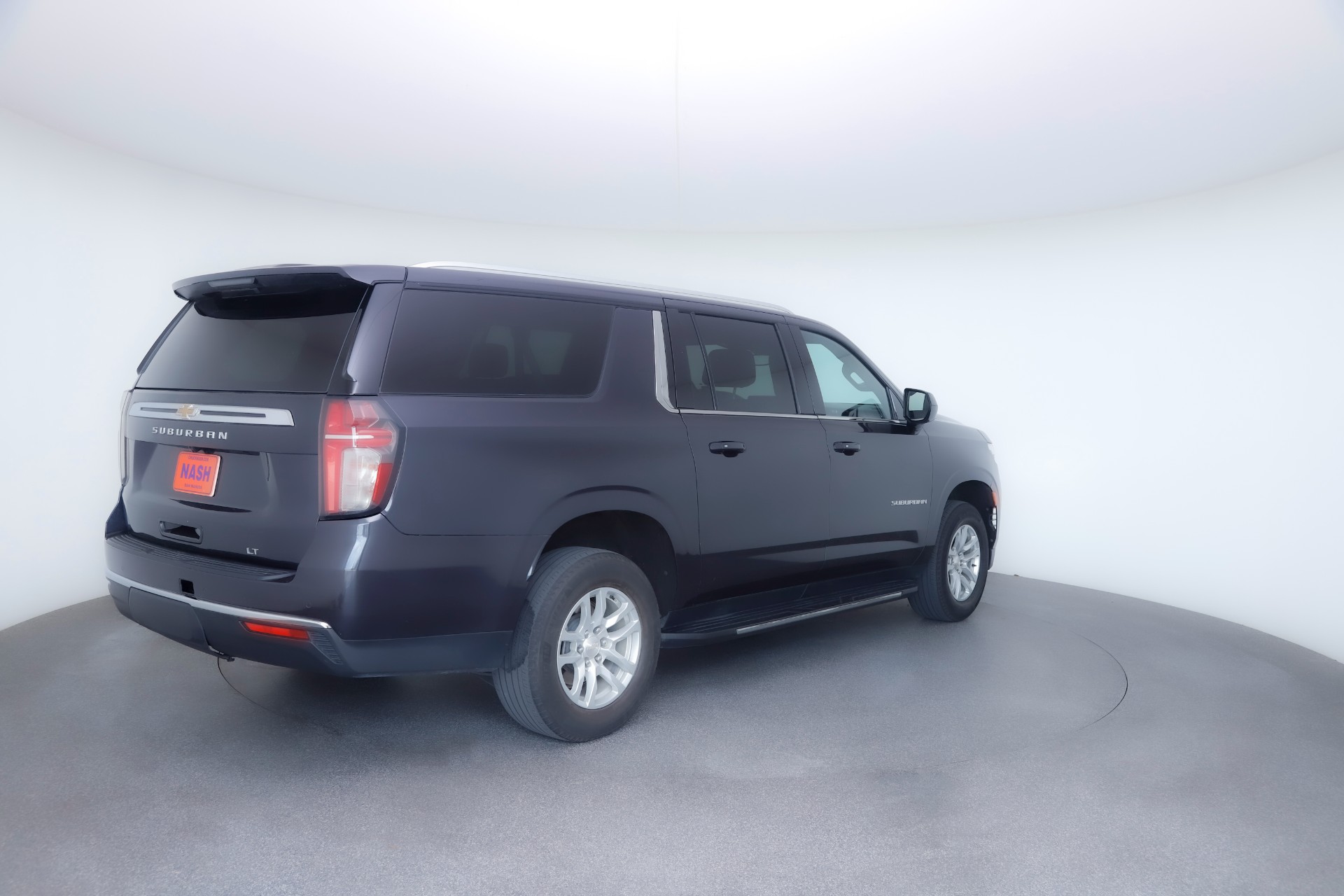 2023 Chevrolet Suburban LT photo 7
