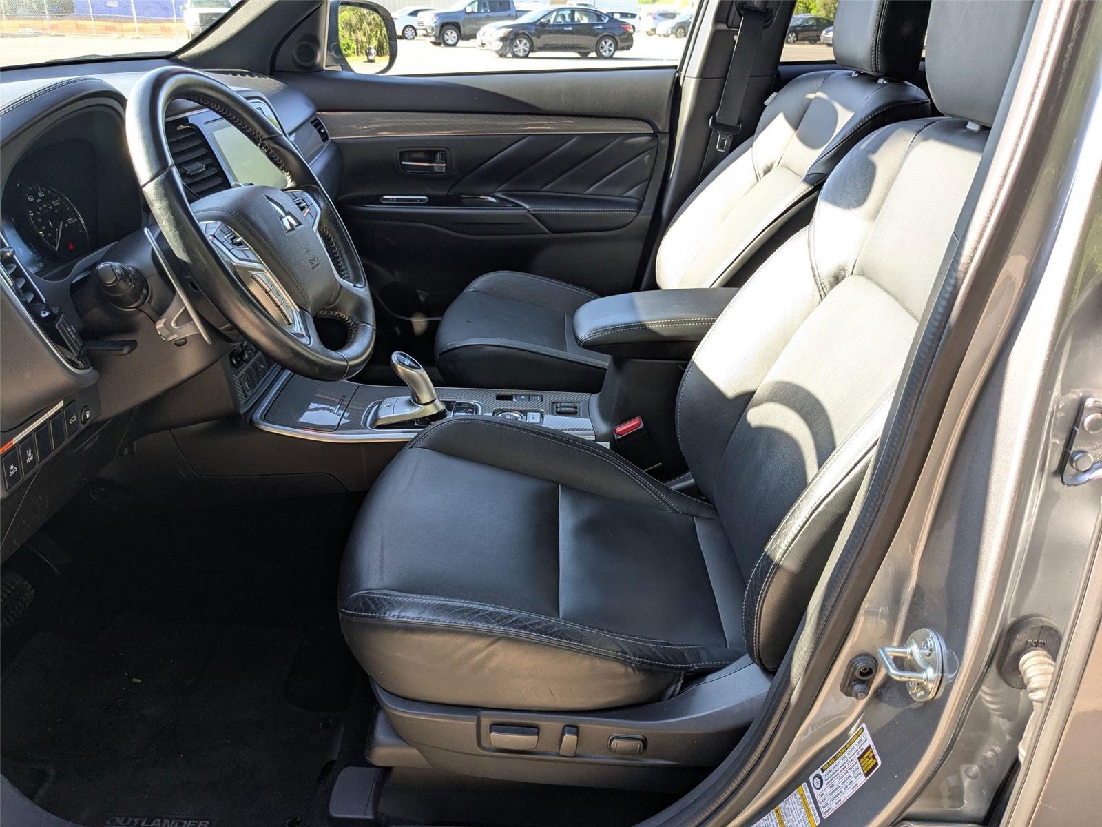 2020 Mitsubishi Outlander PHEV SEL photo 13