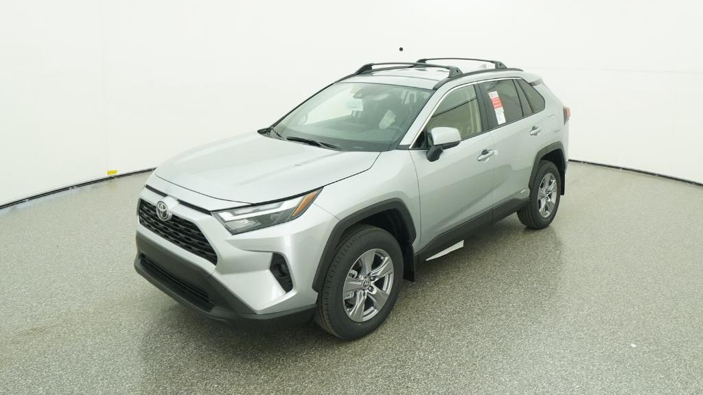 2025 Toyota RAV4 XLE's photo