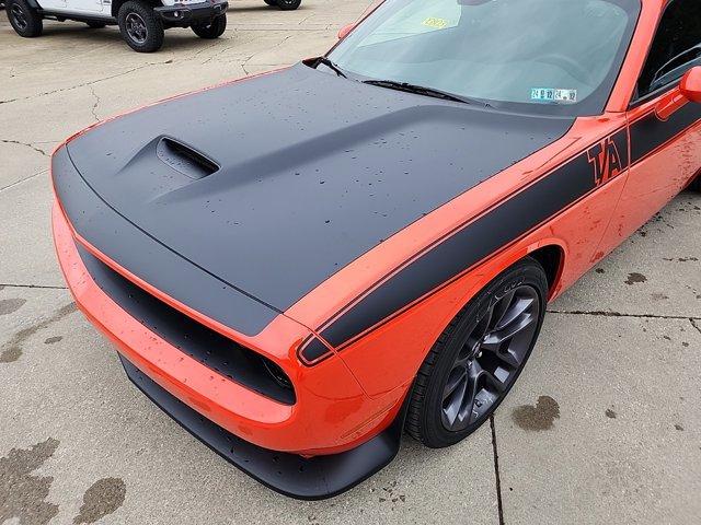 2023 Dodge Challenger R/T photo 10