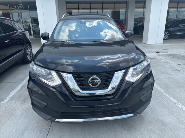 2019 Nissan Rogue SV photo 2