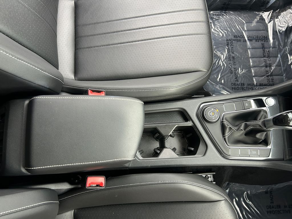 2024 Volkswagen Tiguan SE photo 22