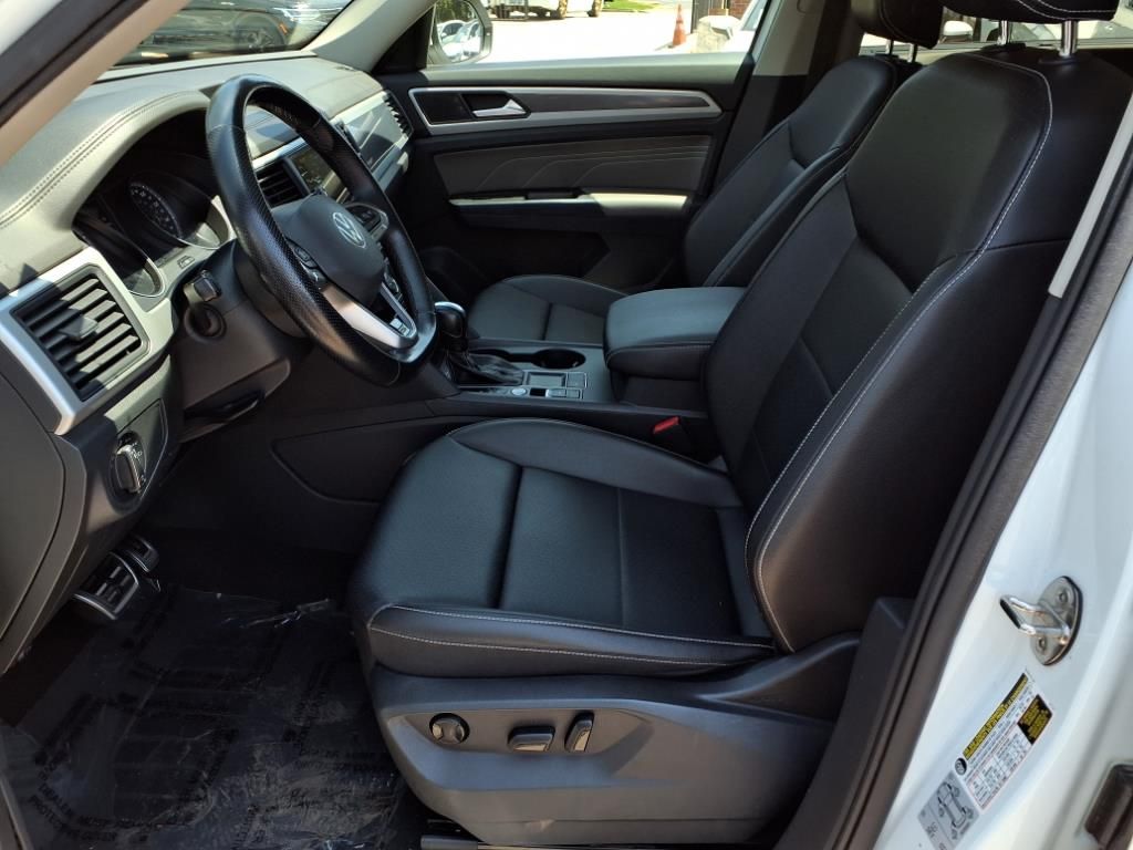 2021 Volkswagen Atlas V6 SE Technology R-Line photo 16