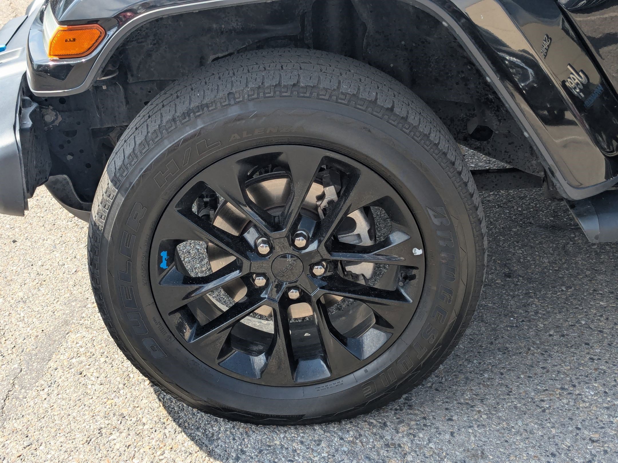 2023 Jeep Wrangler 4xe Sahara photo 9