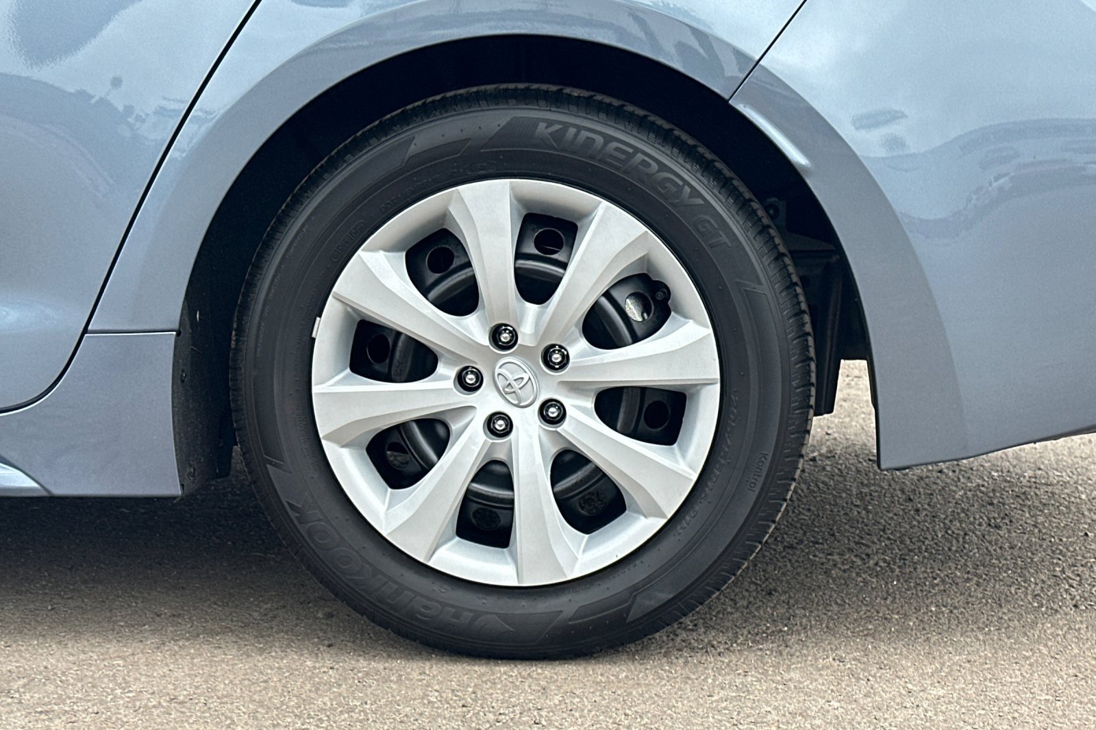 2024 Toyota Corolla LE photo 32