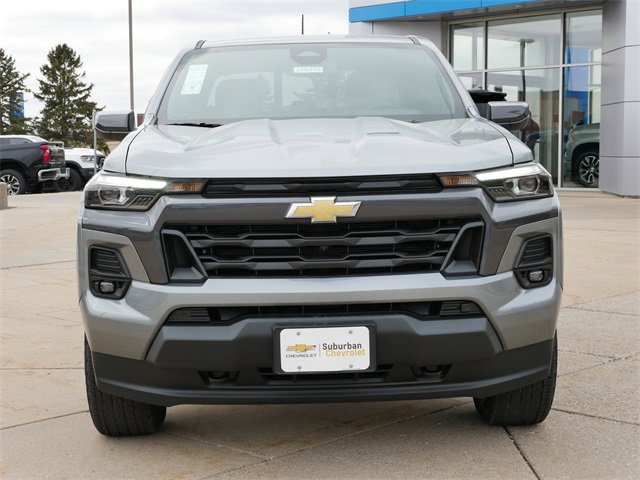 2025 Chevrolet Colorado Work Truck LT photo 2