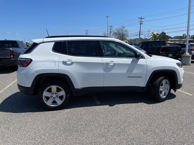 2022 Jeep Compass Latitude photo 8
