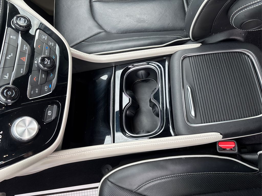 2021 Chrysler Pacifica Hybrid Limited photo 19