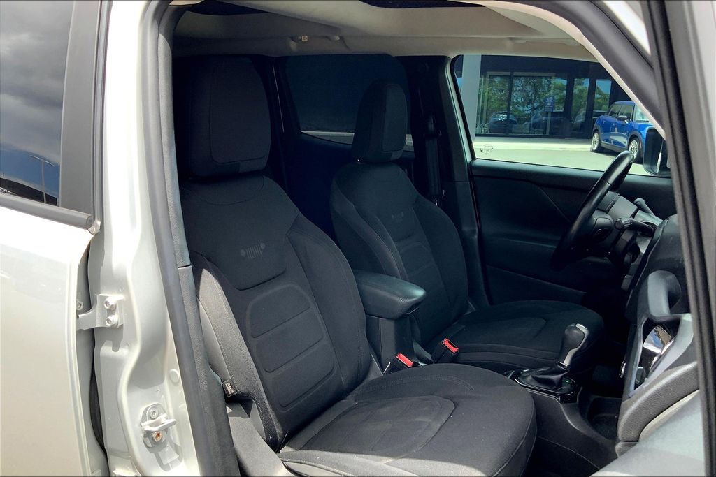 2017 Jeep Renegade Latitude North Edition photo 7
