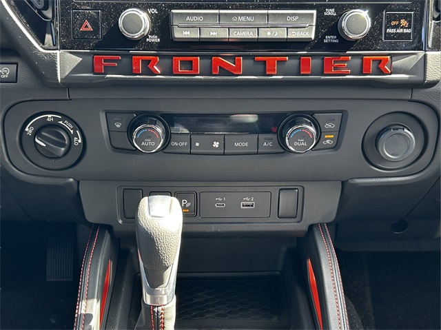 2025 Nissan Frontier PRO-4X photo 18
