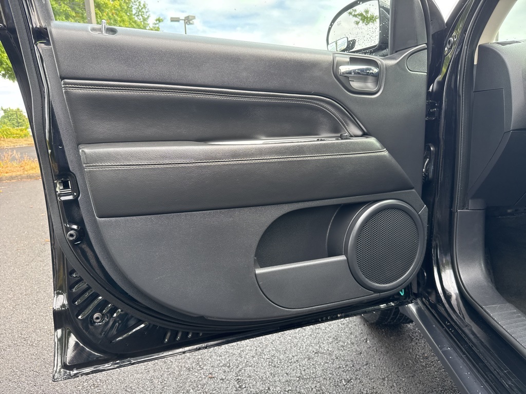 2017 Jeep Compass Latitude High Altitude photo 10