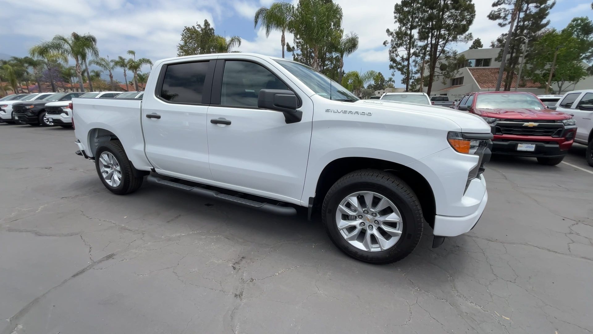 2025 Chevrolet Silverado 1500 Custom photo 2