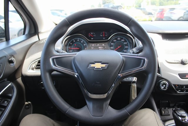 2017 Chevrolet Cruze LS photo 11