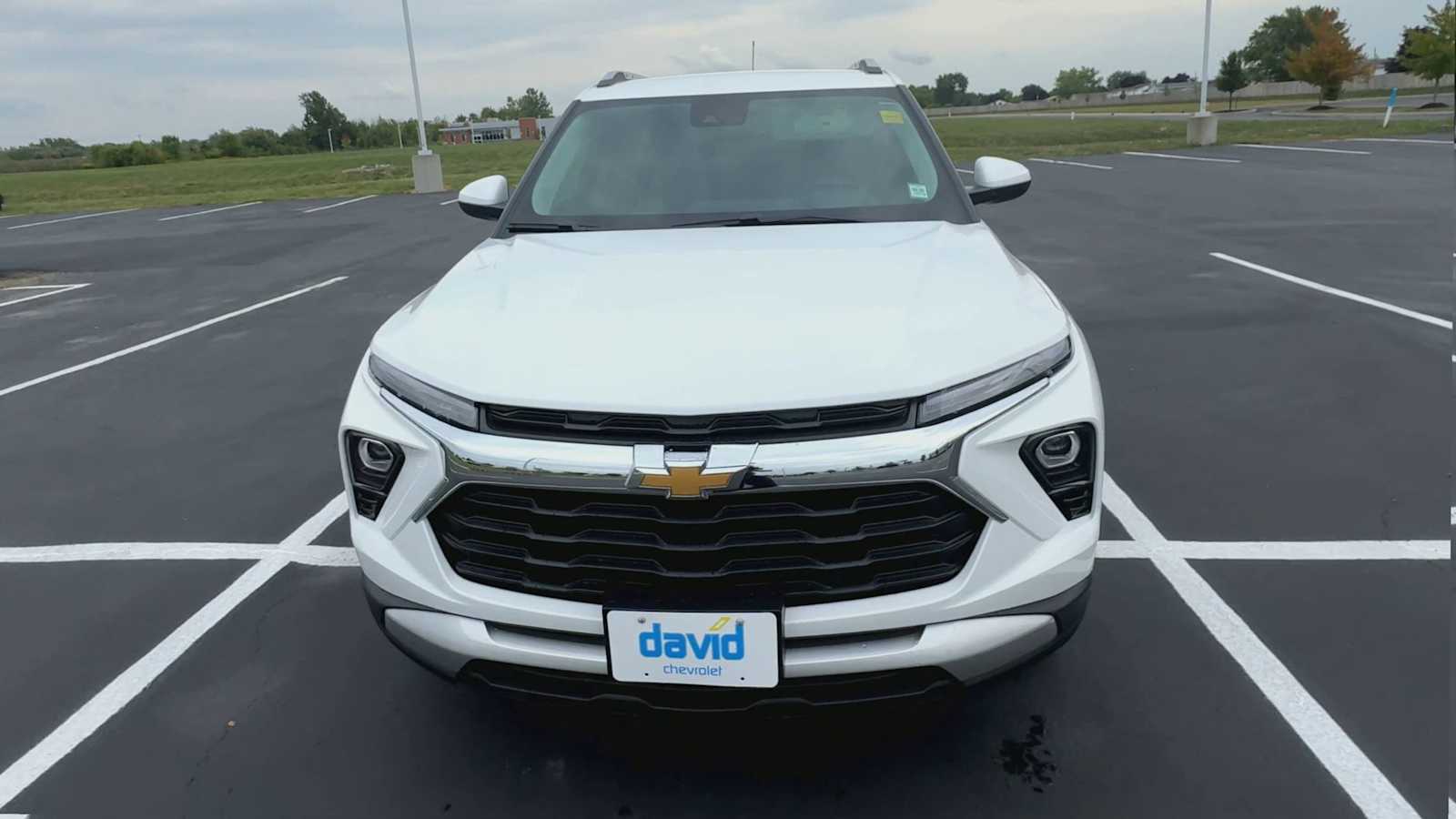 2026 Chevrolet Trailblazer LT photo 2