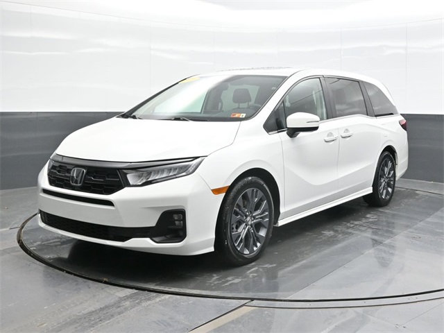 2025 Honda Odyssey Touring's photo