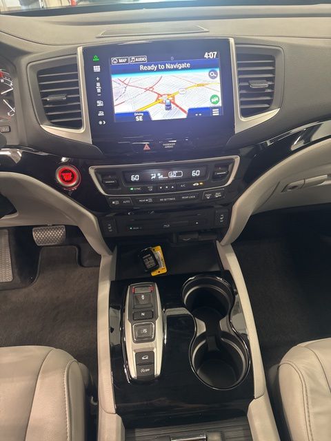 2016 Honda Pilot Touring photo 14