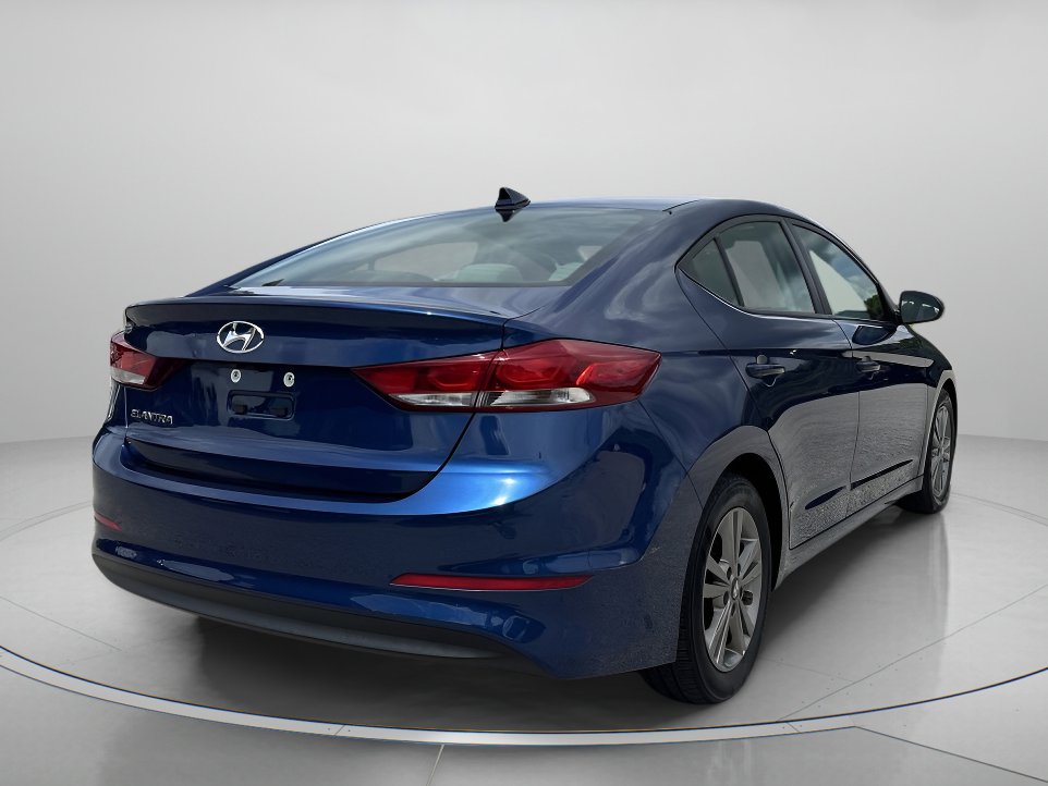 2018 Hyundai Elantra SEL photo 2
