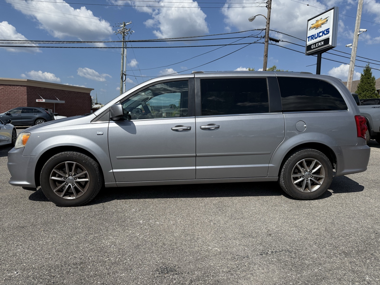 2014 Dodge Grand Caravan SXT photo 3