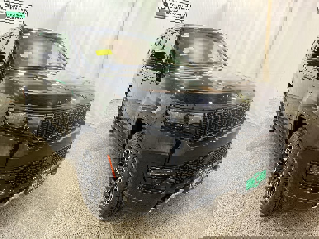 2025 Jeep Wagoneer Series II's photo