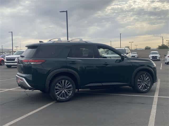 2025 Nissan Pathfinder SL photo 5
