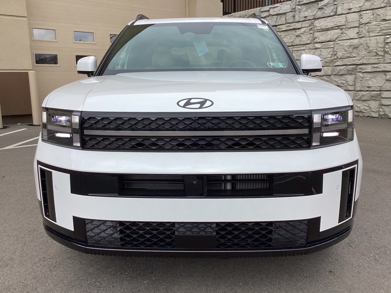 2026 Hyundai Santa Fe Calligraphy photo 2