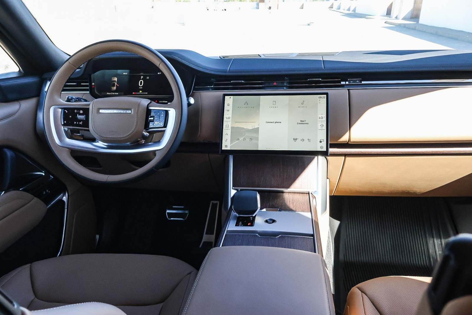 2025 Land Rover Range Rover SE photo 14