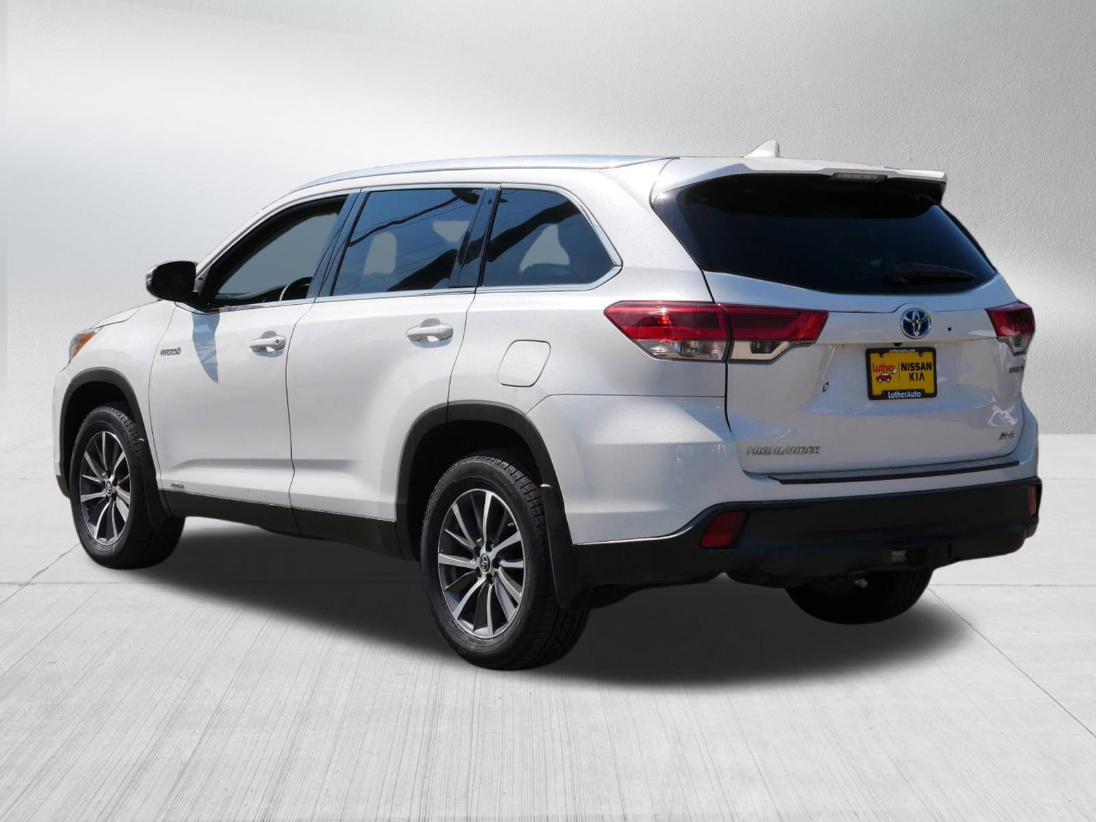 2019 Toyota Highlander Hybrid XLE photo 3