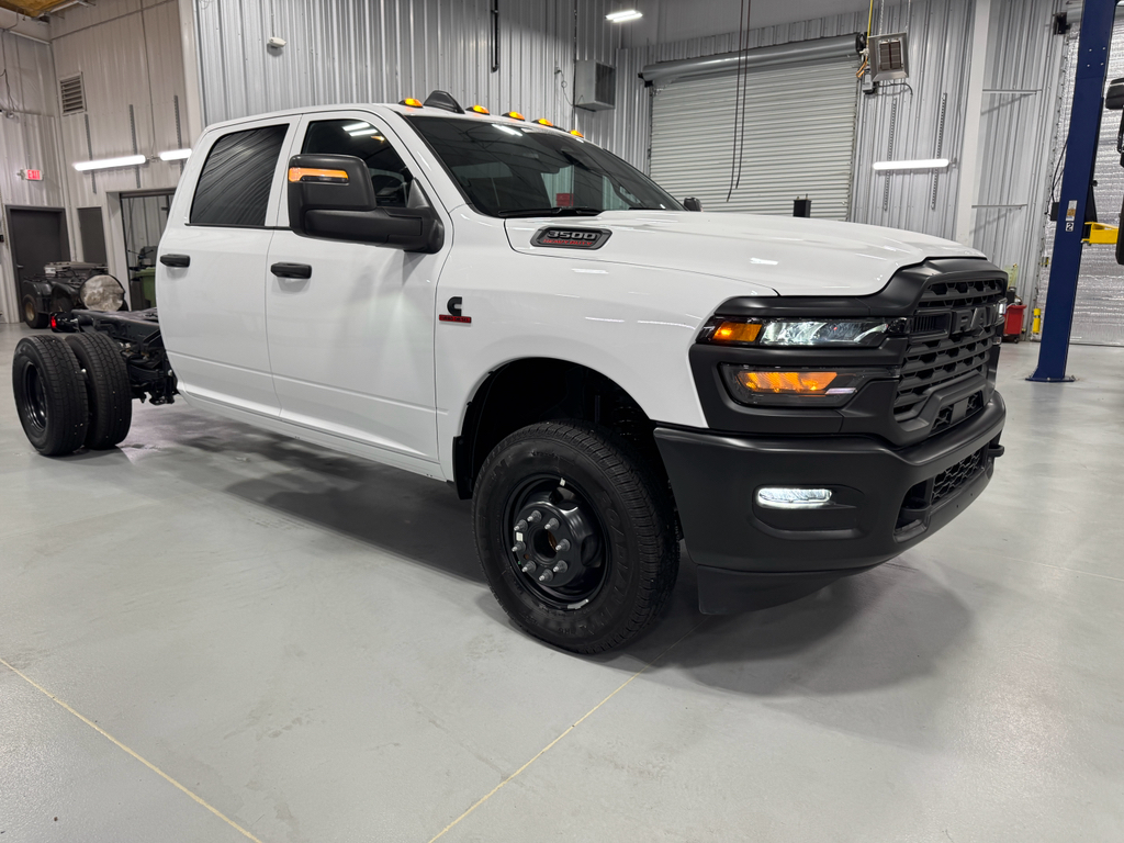 2025 Ram 3500 Tradesman photo 9