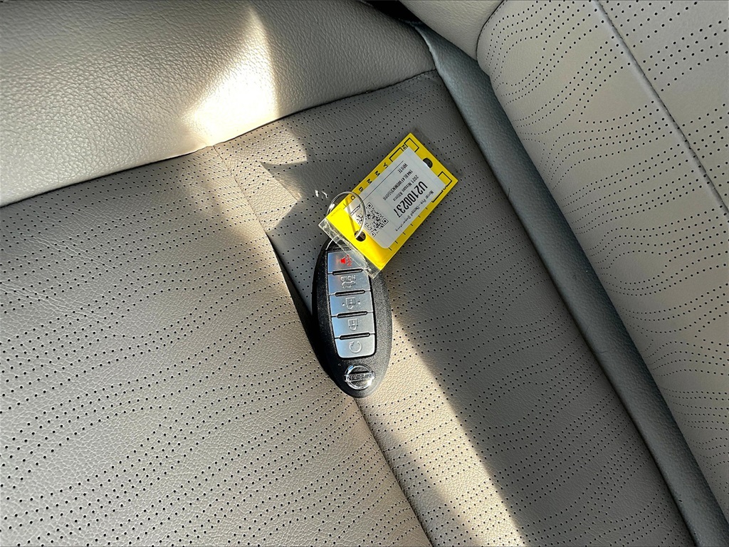 2021 Nissan Altima 2.5 Platinum photo 28
