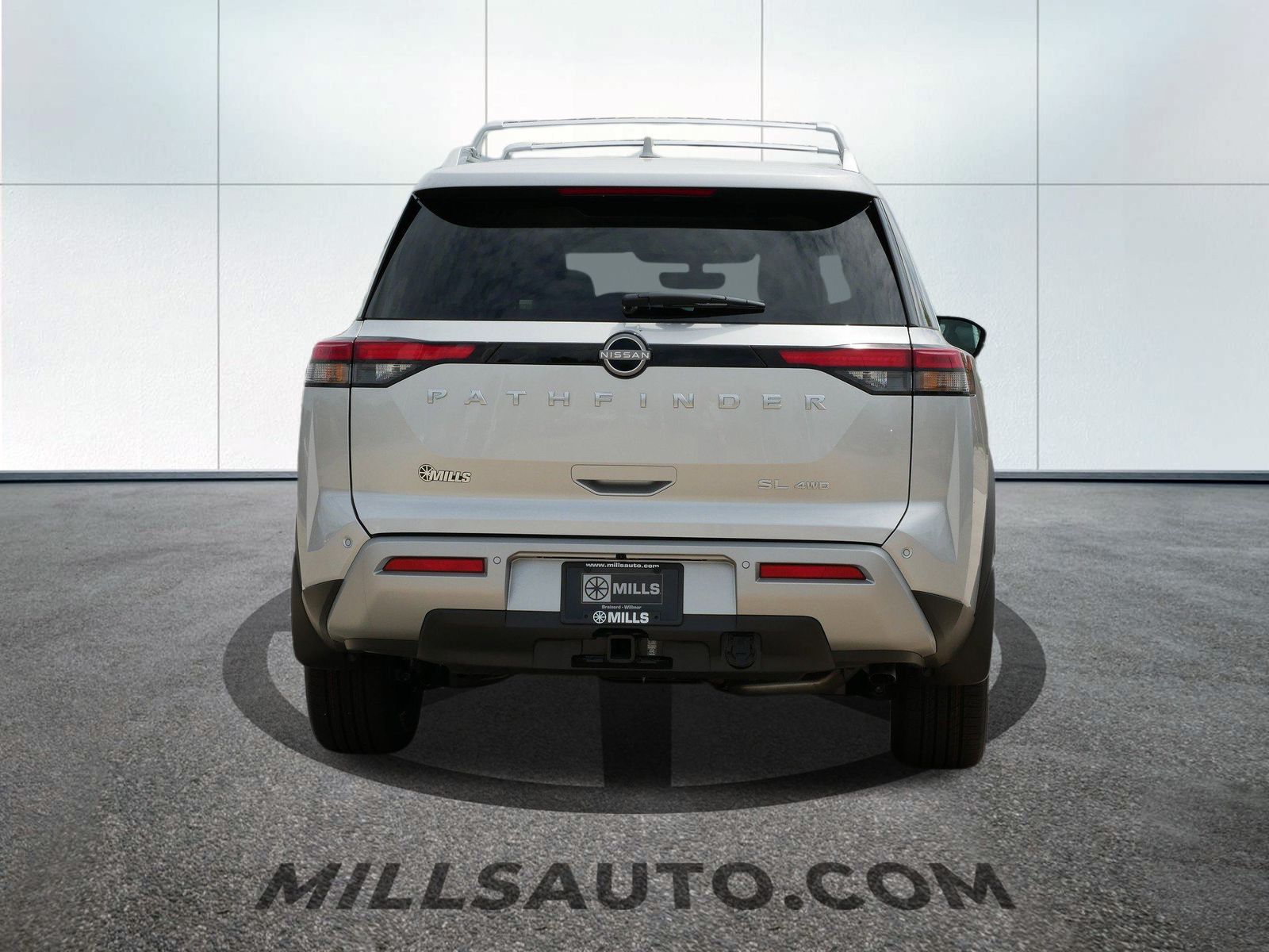 2025 Nissan Pathfinder SL photo 2