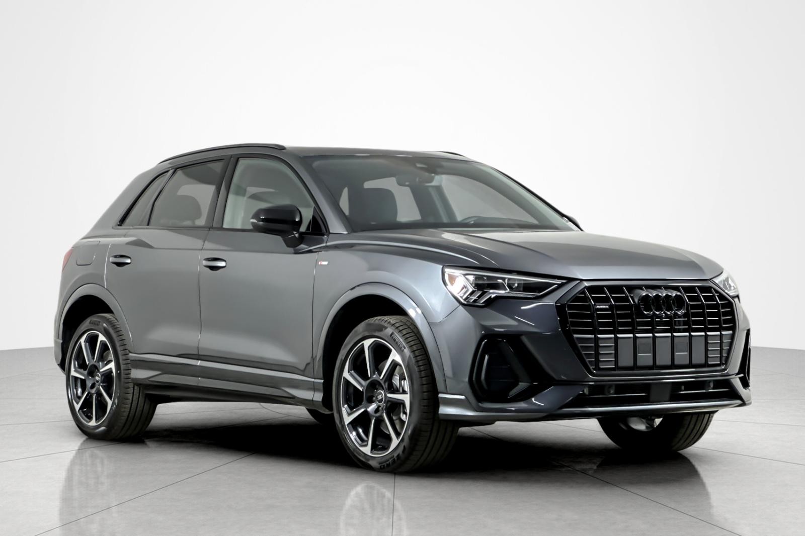 2025 Audi Q3 S line Premium Plus 45 TFSI photo 3